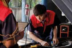 New plea to end skills crisis in EV repair sector