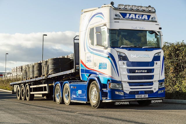 Haulier gives thumbs up to Michelin Connected Fleet