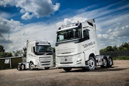 UK first for Volvo FH Aero 500 6x2 tractor 