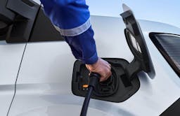 Van fleets warn of electric vehicle battery problems